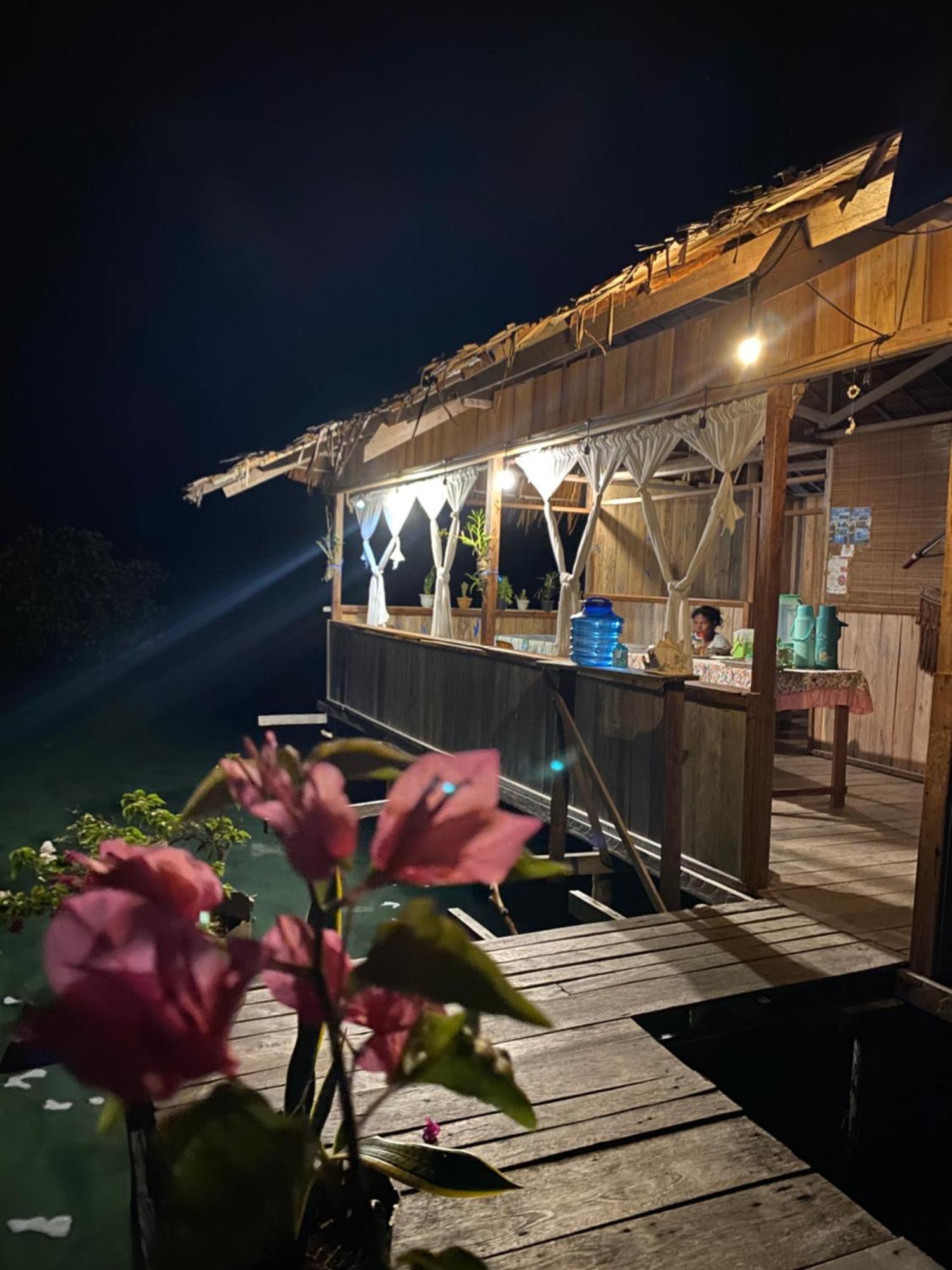Nyanse Homestay - Raja Ampat Besir 外观 照片